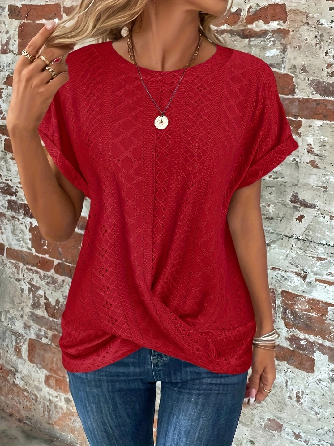 Luna™ Twist Hem Crew Neck Tee